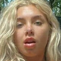 anikastar Desnuda