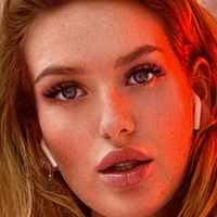 Anniee Charlottee Desnuda