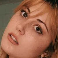 Azie Bug Desnuda