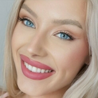 Blonde Anna Desnuda