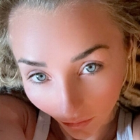 Briana Armbruster aka theskilmuskgirl Desnuda