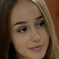 Briony Gata Desnuda