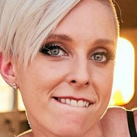 Caitlin V Neal Desnuda