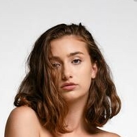 Camelia Arama Desnuda