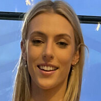 Cara Ellis Desnuda