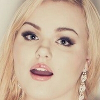 Catherine Ellis Desnuda