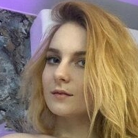 Daisy North Desnuda