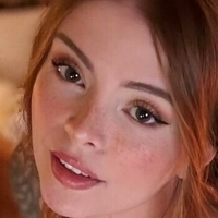 Einifox Desnuda