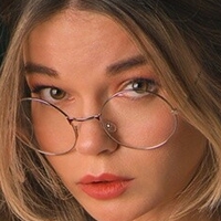 Ekaterina Kotenova Desnuda