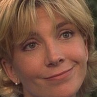 Elizabeth James Desnuda