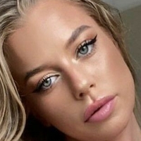 Emely Kopf Desnuda