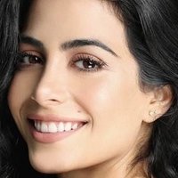 Emeraude Toubia Desnuda