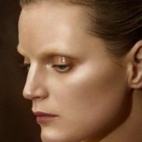 Guinevere Van Seenus Desnuda