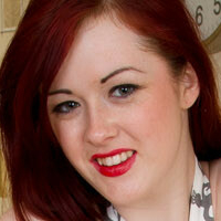 Housewife Rose Desnuda
