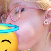 Juul And Tonic Desnuda
