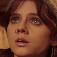 Kara Hayward Desnuda