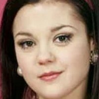 Kathryn Prescott Desnuda