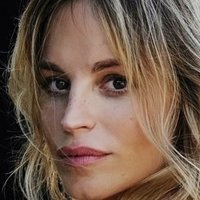 Katrine De Candole Desnuda
