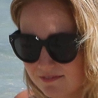 Kelly Weekers Desnuda