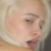 Kira Kollins Desnuda