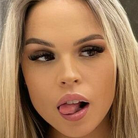 Larissa Sola Desnuda