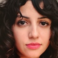 Layla Khoshnoudi Desnuda