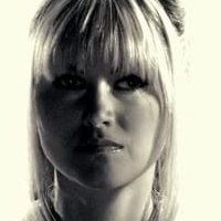 Lisa Marie Newmyer Desnuda