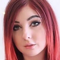 Lizzi Blake Desnuda