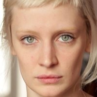 Lucie Debay Desnuda