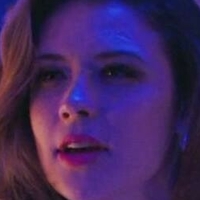 Mia Tomlinson Desnuda