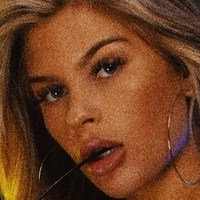 mikahl Desnuda