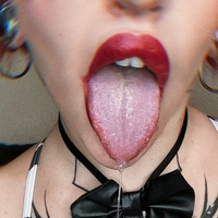 Milky Alien Desnuda