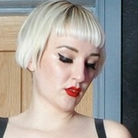 Mistress Petite Desnuda