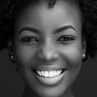 Mumbi Maina Desnuda