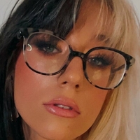 nakedella Desnuda