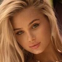 Nastasia Still Desnuda