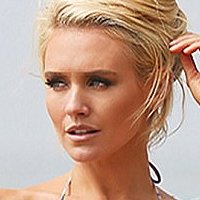 Nicky Whelan Desnuda