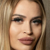 nicolevs Desnuda