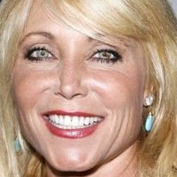 Pamela Bach Desnuda