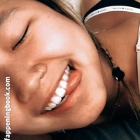 Playboyabi Desnuda