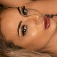 Poppy May Desnuda