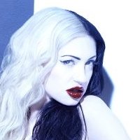 Porcelain Black Desnuda