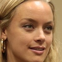 Rachel Skarsten Desnuda
