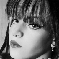 raziri Desnuda