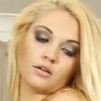 Sam Bowden Desnuda