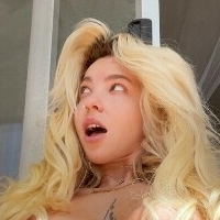Shanin Blake Desnuda