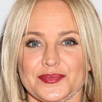 Sharon Case Desnuda