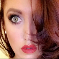 SoCal Val Desnuda