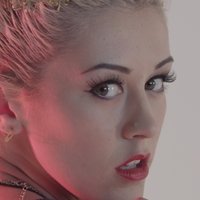 Syron Desnuda