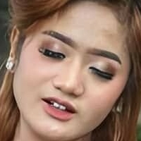 Tata Pramudita Desnuda